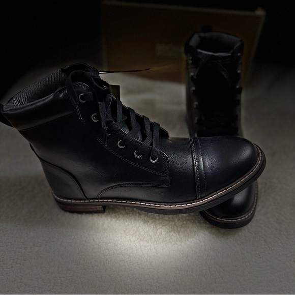 Men\'s Black Leather Boots Size 11 main image 4